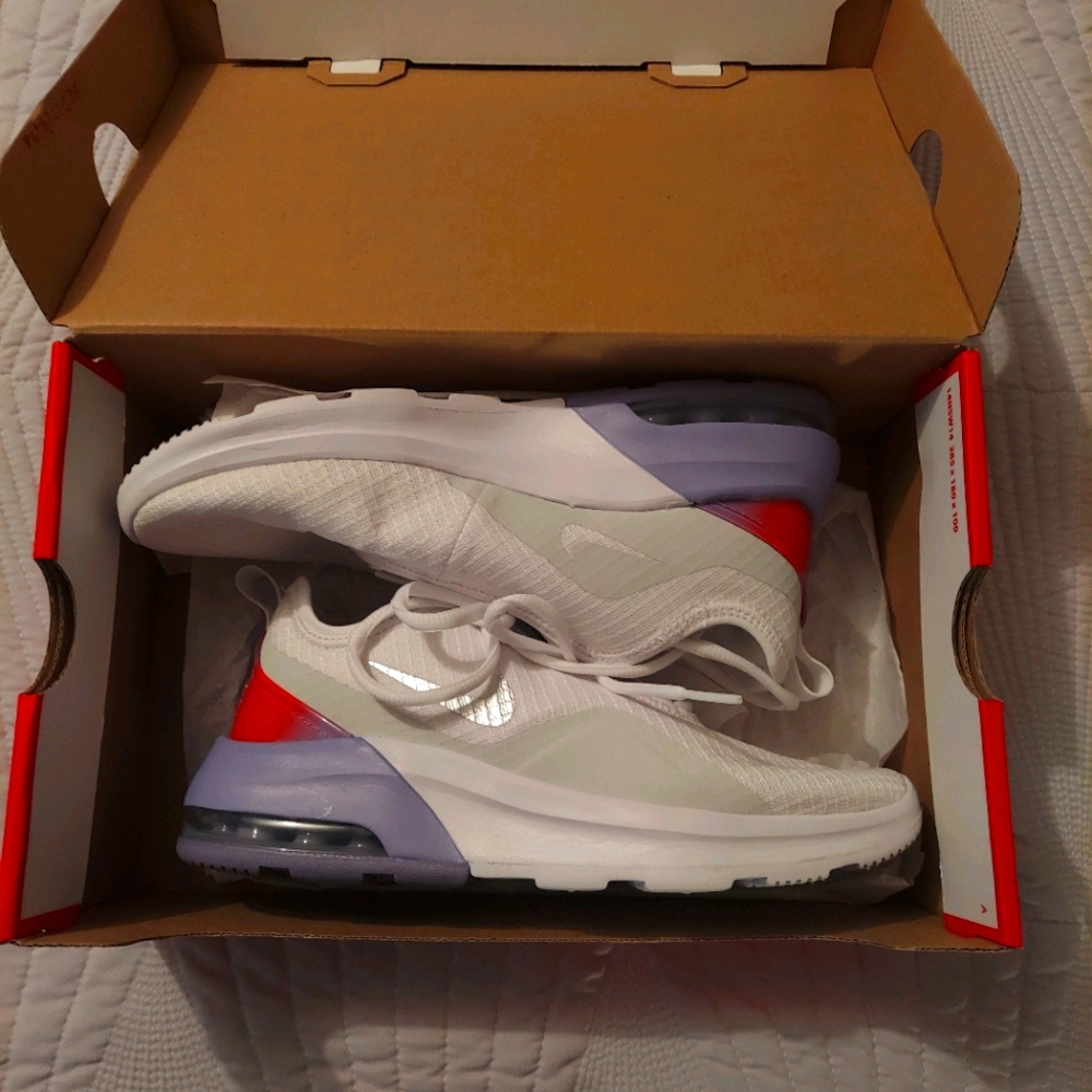 Womens Nike Air Max Motion 2